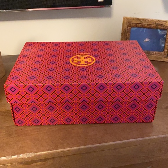 Tori Burch box - Picture 5 of 9